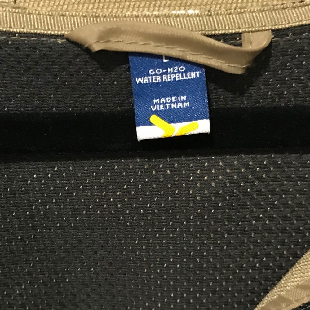 Old Navy Water Resistant Jacket - Picture 5 of 6